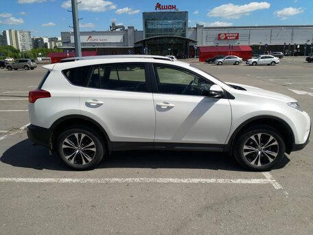 Toyota RAV4, 2014