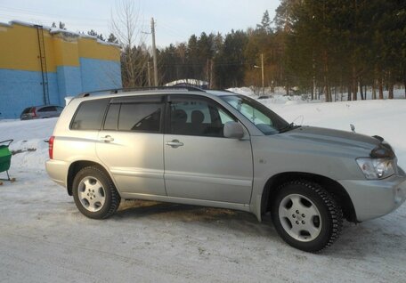 Toyota Kluger, 2002