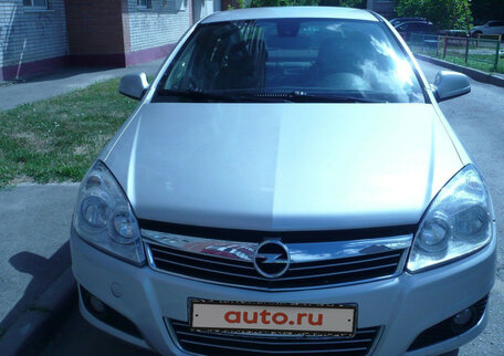 Opel Astra, 2011