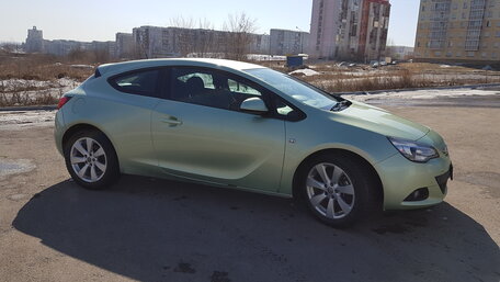 Opel Astra, 2011