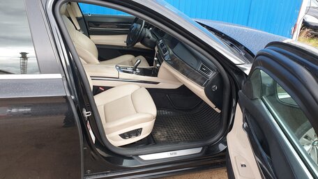 BMW 7 серии, 2010