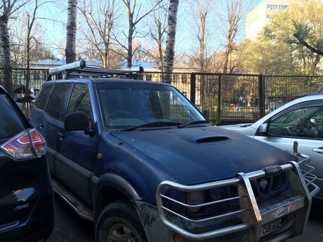 Nissan Mistral, 1999