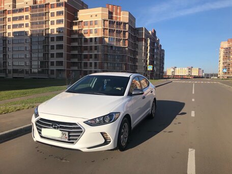 Hyundai Elantra, 2018