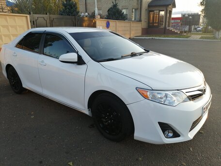 Toyota Camry, 2011