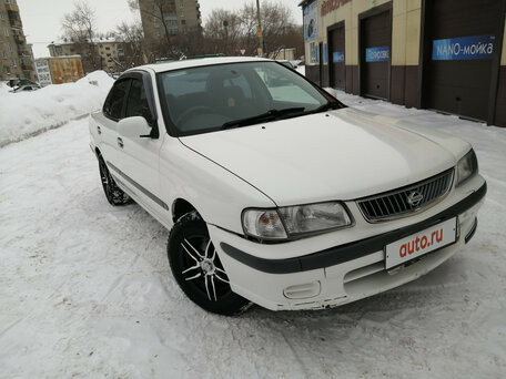 Nissan Sunny, 2000
