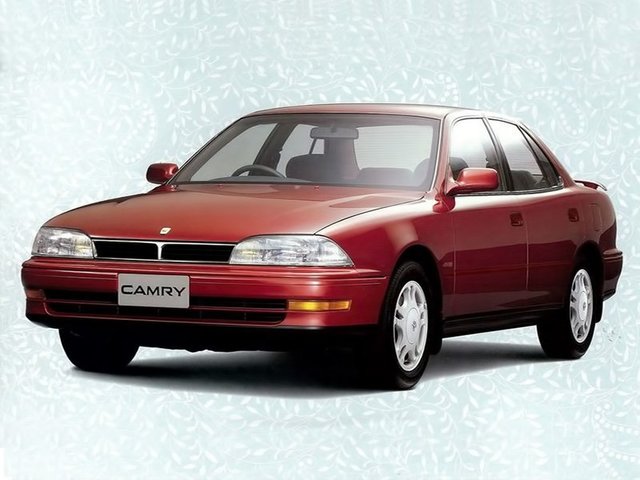 Toyota Camry, 1990