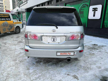 Toyota Estima, 2002