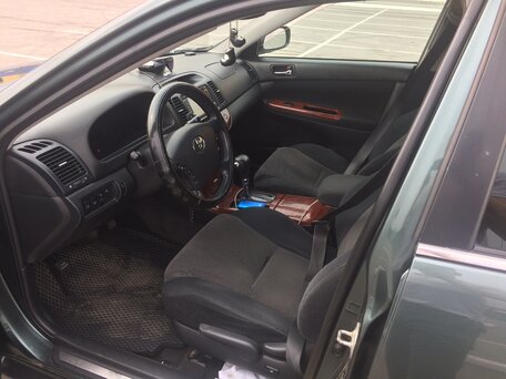 Toyota Camry, 2004