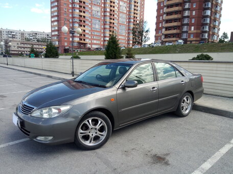 Toyota Camry, 2004