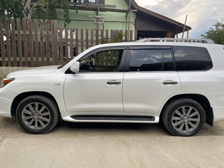 Lexus LX, 2010