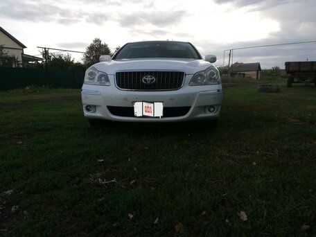 Toyota Crown, 2005