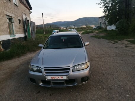 Nissan Avenir, 1999