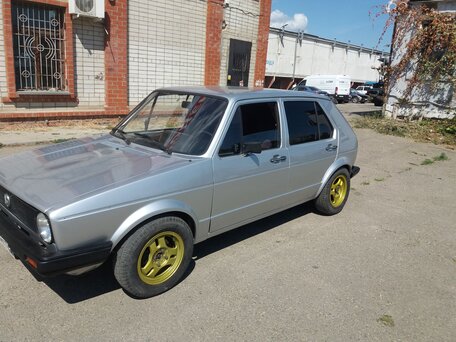 Volkswagen Golf, 1982