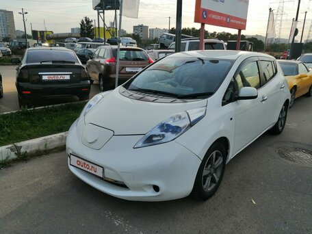 Nissan Leaf, 2011