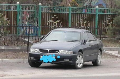 Mitsubishi Diamante, 2001
