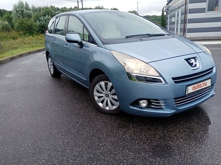 Peugeot 5008, 2010