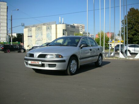 Mitsubishi Carisma, 2001