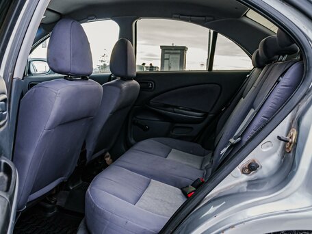 Nissan Almera, 2004