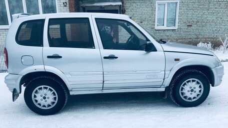 Chevrolet Niva, 2004