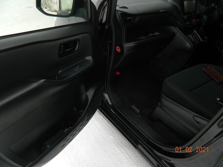 Toyota Noah, 2014