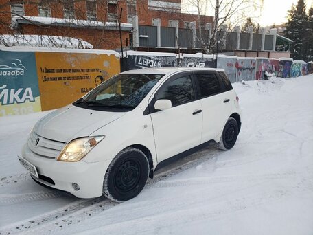 Toyota Ist, 2005