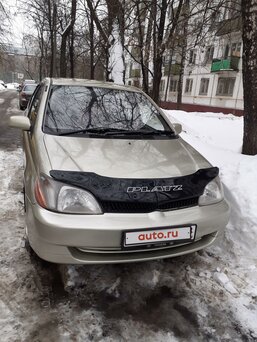 Toyota Platz, 2001