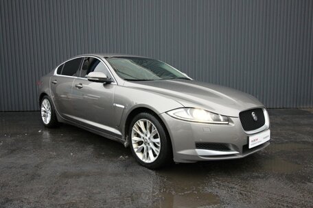Jaguar XF, 2011