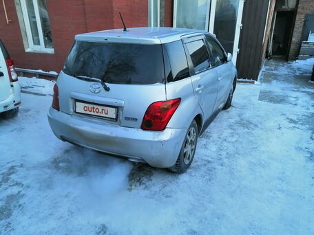 Toyota Ist, 2002