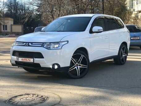 Mitsubishi Outlander, 2012