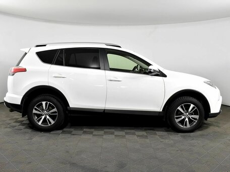 Toyota RAV4, 2015