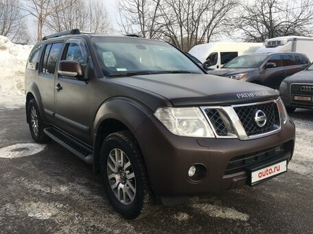 Nissan Pathfinder, 2011