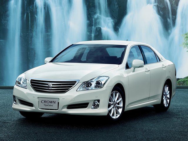 Toyota Crown, 2010