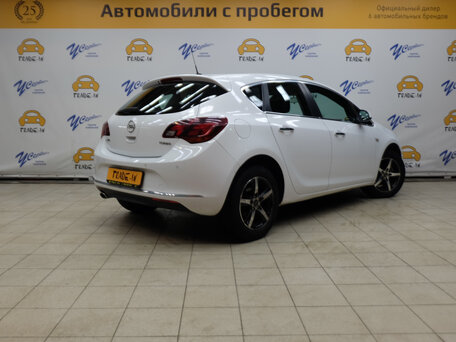 Opel Astra, 2013