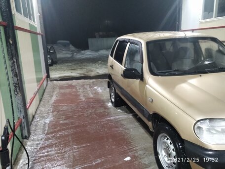 Chevrolet Niva, 2004