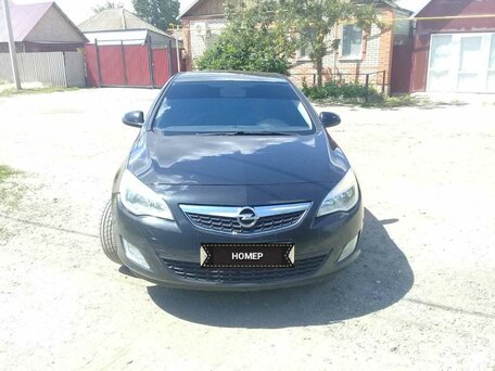 Opel Astra, 2011