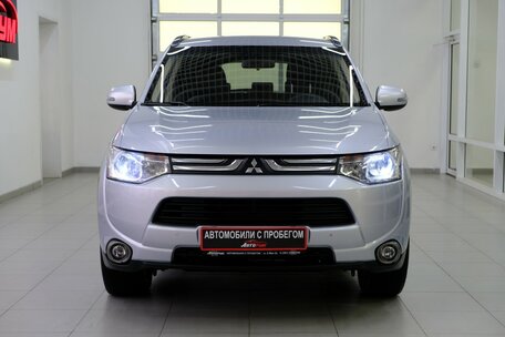 Mitsubishi Outlander, 2012