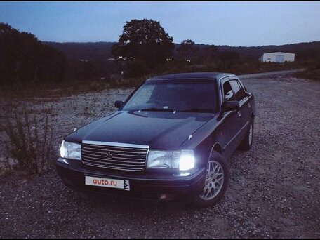 Toyota Crown, 1998