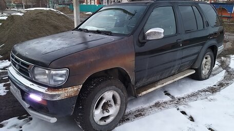 Nissan Pathfinder, 1998