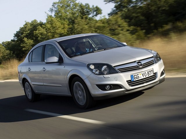 Opel Astra, 2011