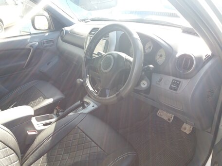 Toyota RAV4, 2000