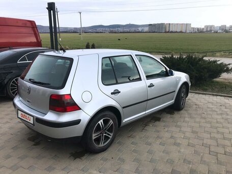 Volkswagen Golf, 2002