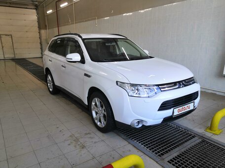 Mitsubishi Outlander, 2012