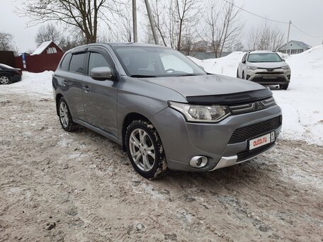 Mitsubishi Outlander, 2012