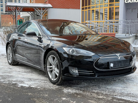 Tesla Model S, 2013