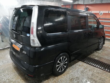 Nissan Serena, 2010