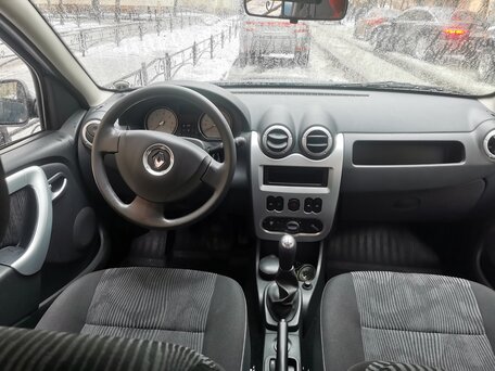 Renault Sandero, 2011